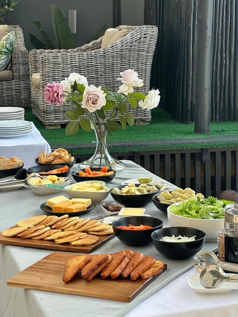 Nkanhi Centro De Conferencias E Hotel 폰타 도 오우로 외부 사진