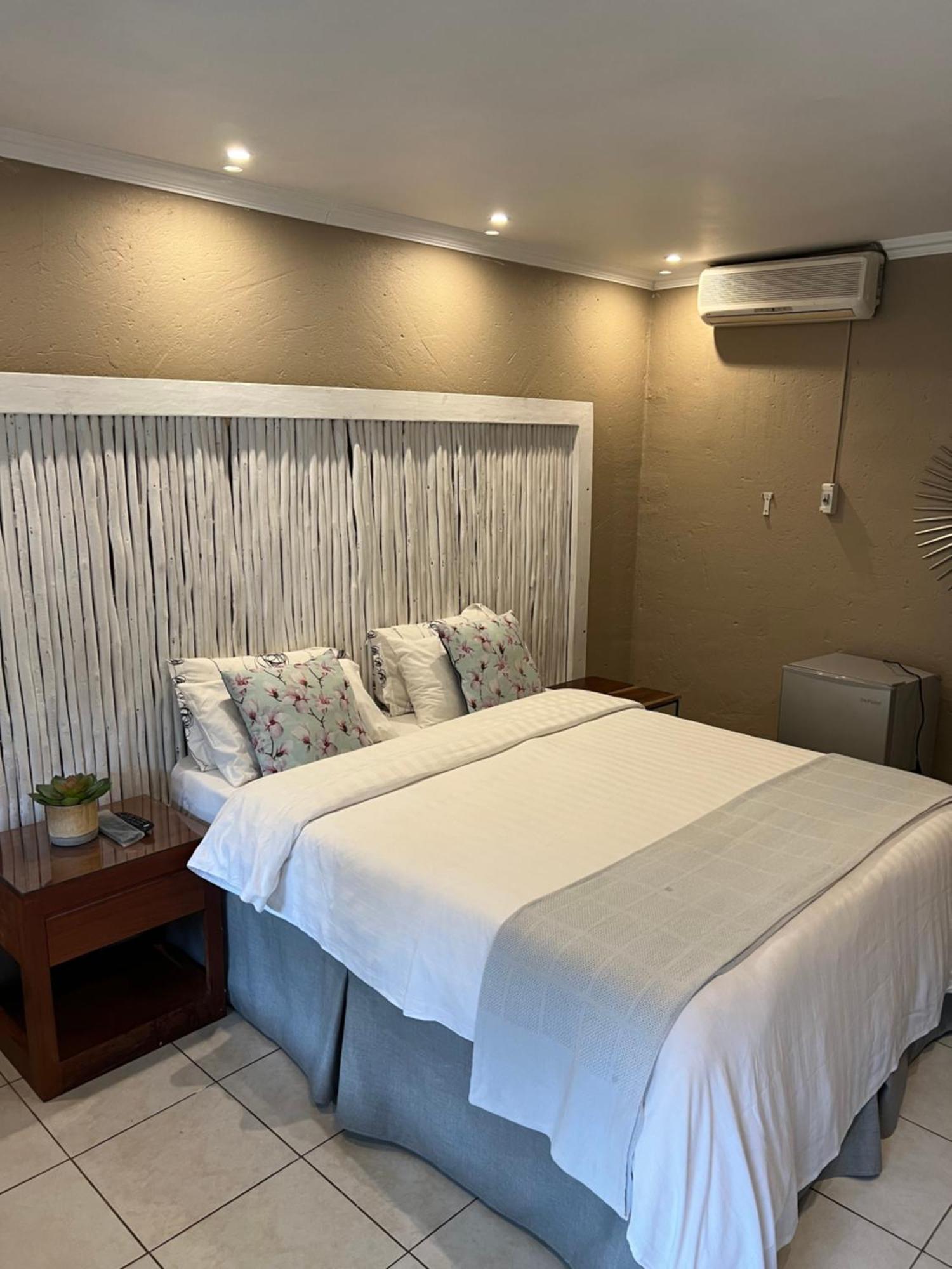 Nkanhi Centro De Conferencias E Hotel 폰타 도 오우로 외부 사진